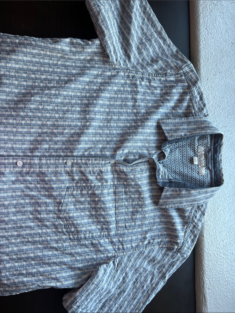Men's Light Blue Patterned Short-Sleeve Button-Up Shirt